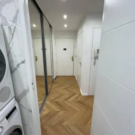 Moderne De 2 Pieces Apartman Suresnes