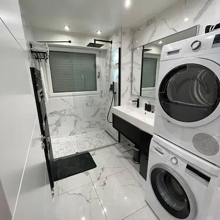 Moderne De 2 Pieces * Suresnes